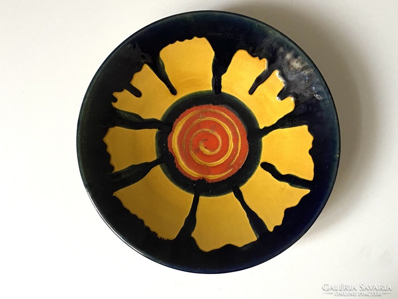Retro ceramic wall plate with yellow flower painting 28 cm