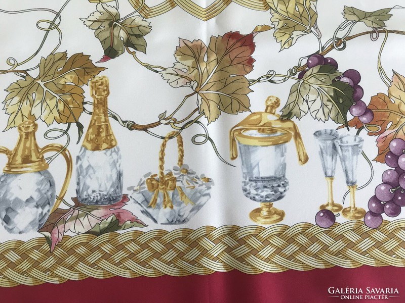 Swarovski selyemkendő szőlő és Swarovski kristály eszközök festményével, 88 x 88 cm