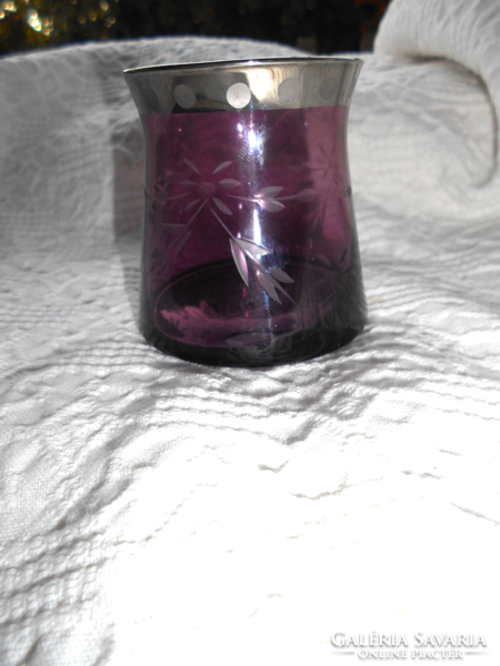 Kis méretű   csiszolt üveg váza