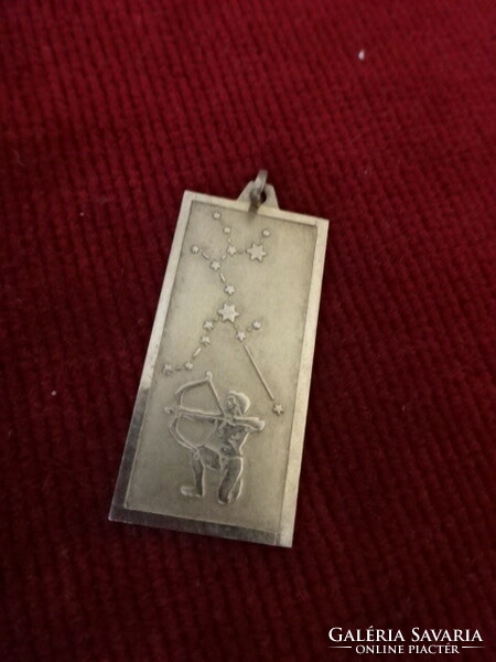 Gold-plated pendant with the Sagittarius constellation, height 3.5 cm. Jokai.