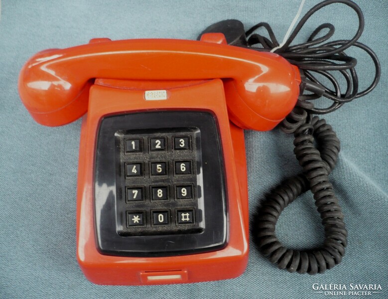 Retro Piros CB 76 MM Nyomógombos Telefon