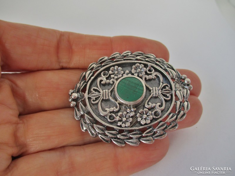 Wonderful old silver brooch with malachite stones