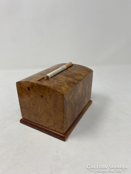 Ritka kivitelezésű vintage retró csomoros furnérral borított cigaretta cigi adagoló, kínáló doboz CZ