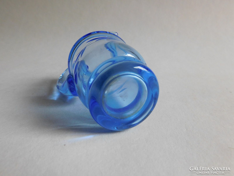Small blue cut glass spout 0.5 Dl
