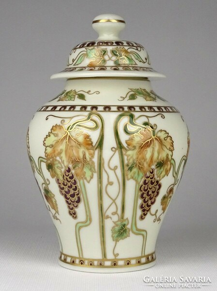 1O167 Zsolnay porcelain urn vase with clusters of grapes in butter color 17.5 Cm