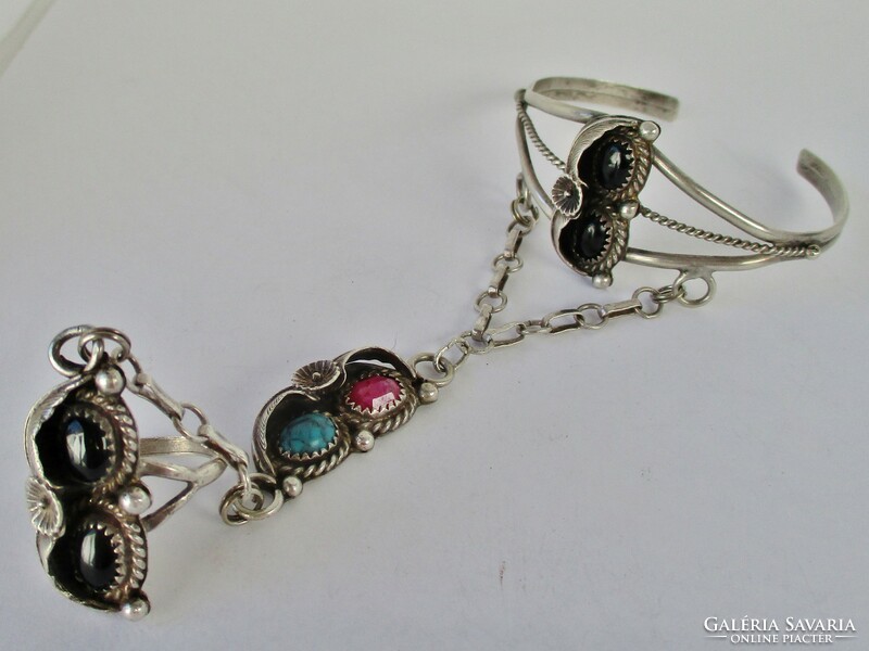 Gyönyörű régi gyűrűs ezüst karkötő rubin tűrkiz és ónix kövekkel