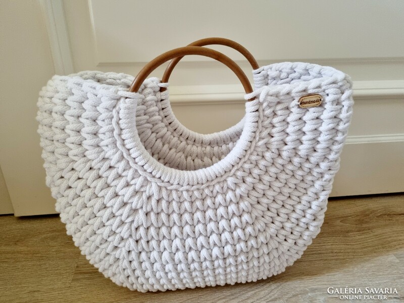 Fehér színű új nagy női horgolt táska handmade ajándéknak is