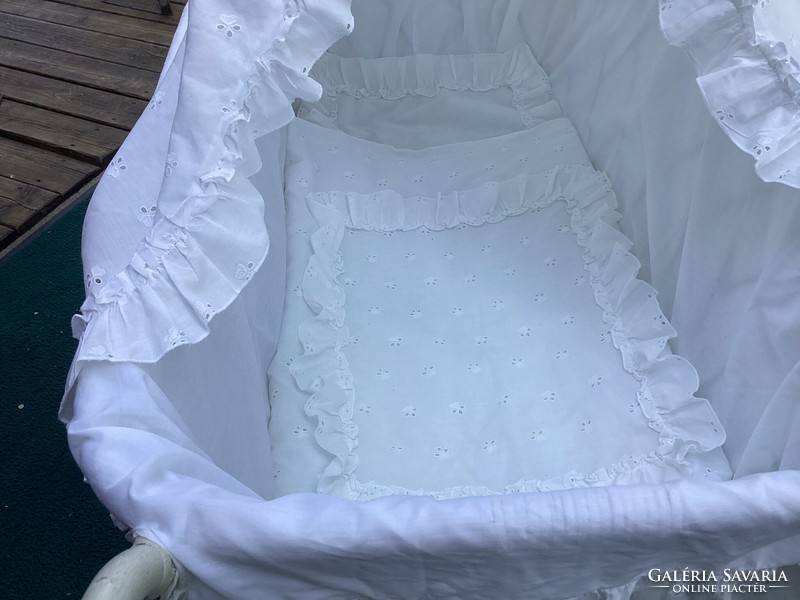Retro baby bed-cradle rattan