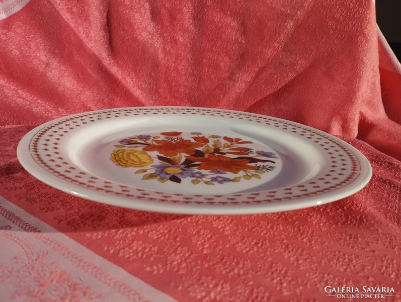 A beautiful flower-patterned porcelain large flat plate, kahla