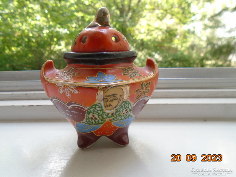 Hand-painted rhombus satsuma moriage incense holder, on 4 legs. Kannon and rakan pattern with coral red glaze