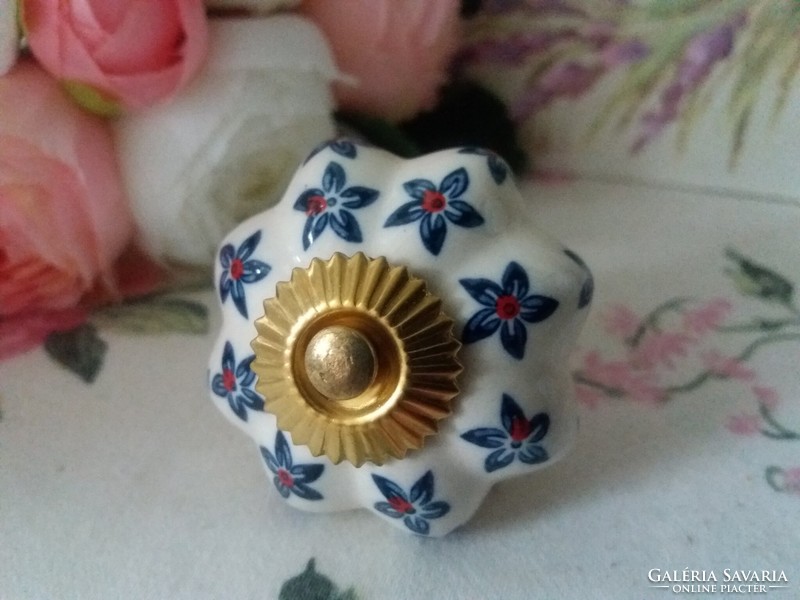 Floral drawer button