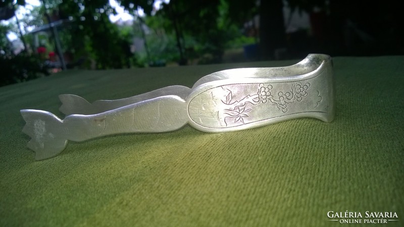 Silver-plated Vietnamese sugar tongs marked, classic motif - 137 mm
