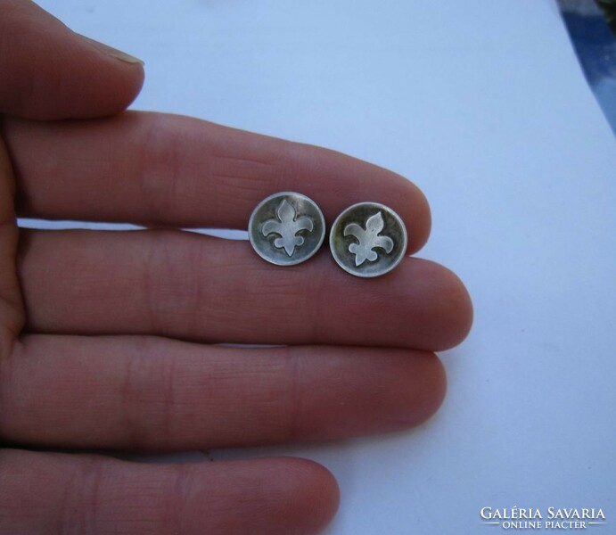 Silver earrings with the symbol of the lily, vintage piece