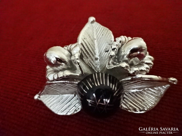 Silver-plated brooch from the 70s, size: 6.2 x 4.5 cm. Jokai.