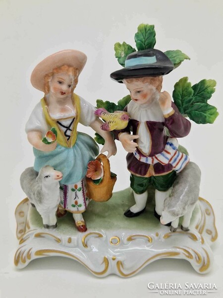 Német sitzendorfi porcelán kislány és kisfiú bárányokkal 10.5cm