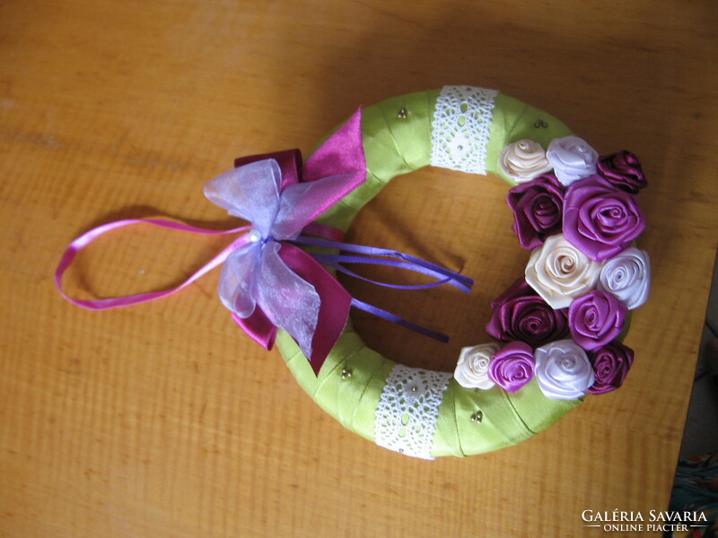 Handmade wreath with silk ribbon