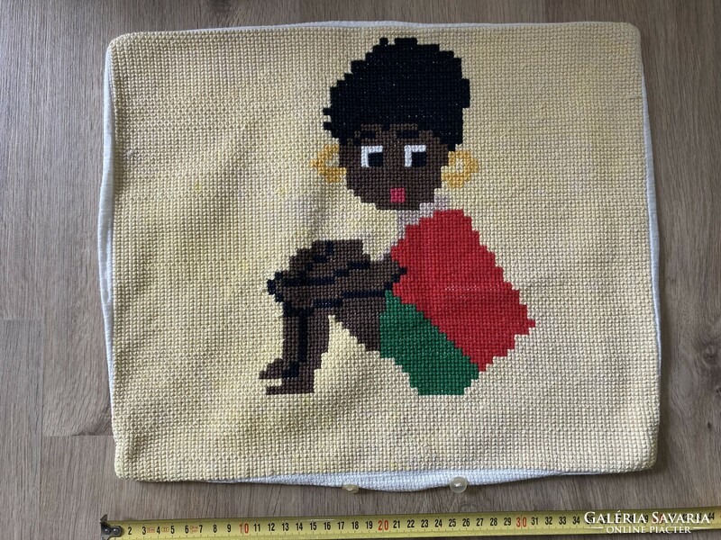 Cross-stitch African Negro girl pattern pillowcase