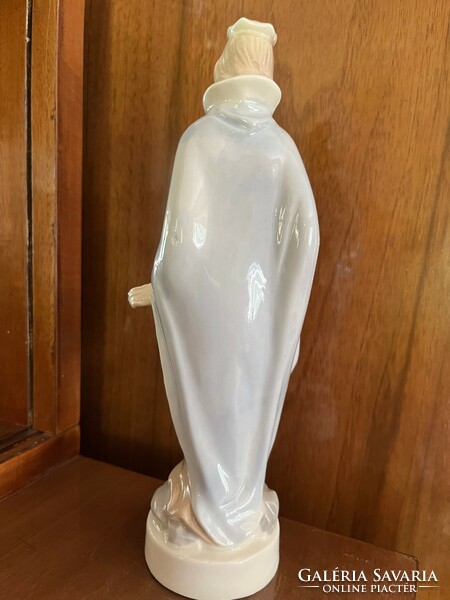 Szűz Mária porcelán szobor