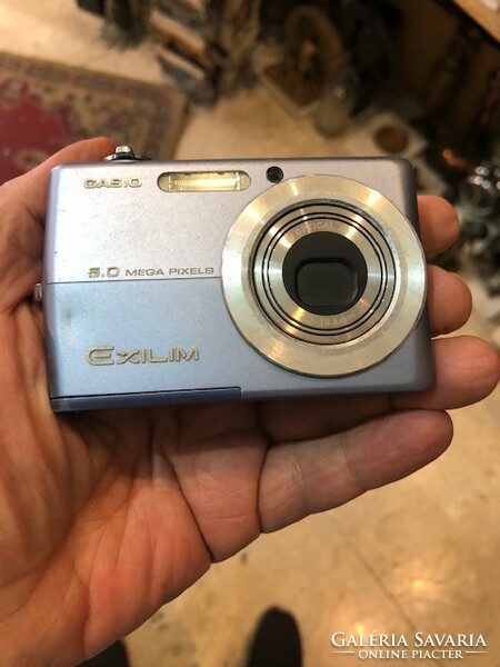 Casio Exilim EX-S600 3-9.9x Optical Zoom Digital fényképezőgép
