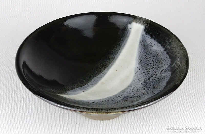Marked 1O521 applied arts small glazed centerpiece serving bowl 16.5 Cm
