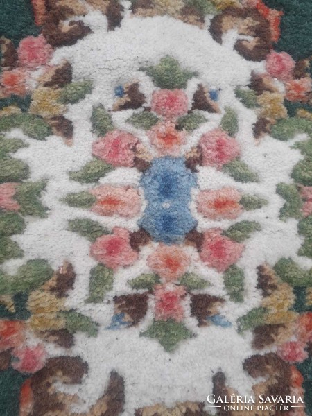 2 woolen carpets.
