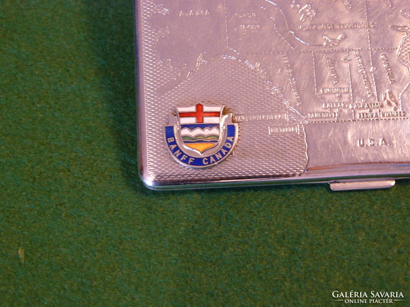 Metal cigarette case with Canada engraving