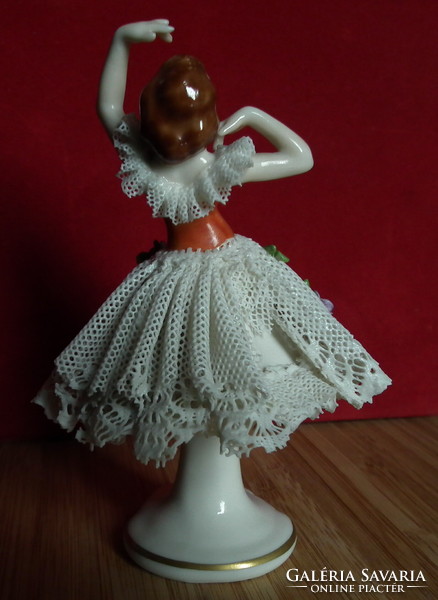 Német porcelán - kicsi balerina figura csipkés szoknyában
