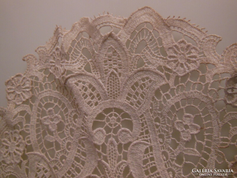 Lace - hand crocheted - 33 x 21 cm - terribly labor intensive - beautiful - old - Austrian - flawless