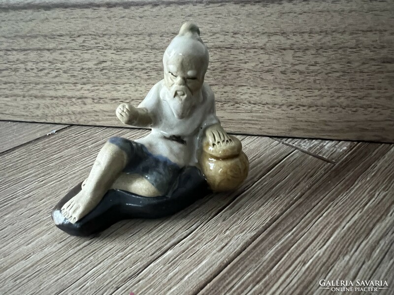 Chinese ceramic or porcelain figurine