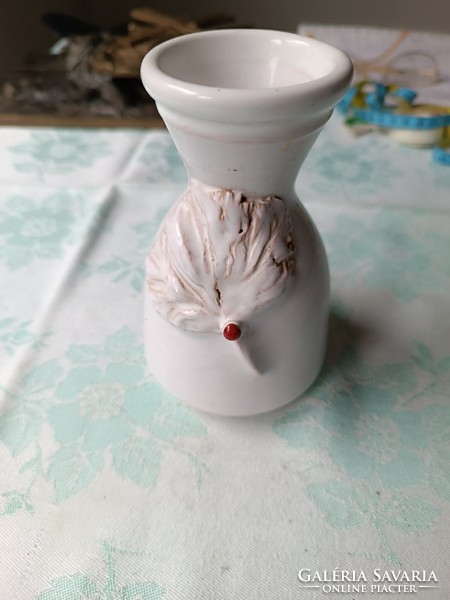 Small ceramic vase (10 cm.)
