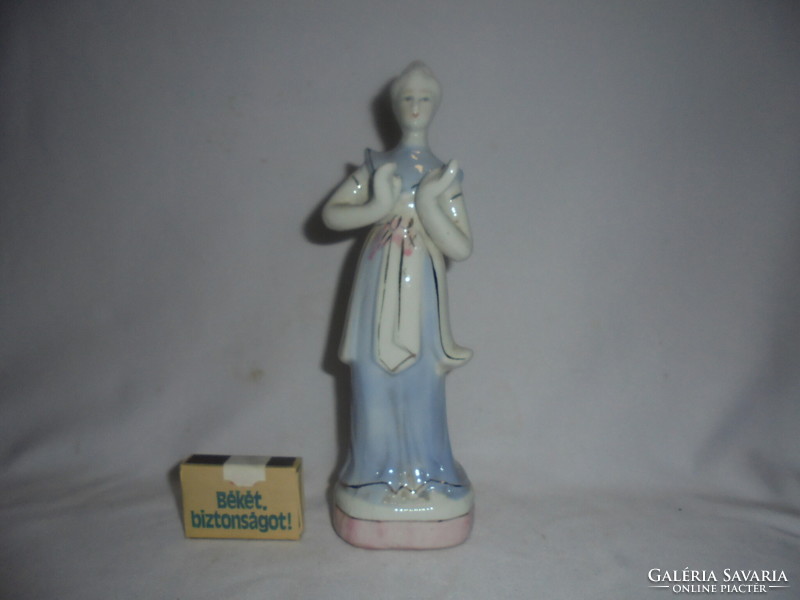 Porcelán hölgy hosszú ruhában - nipp, figura - 22 cm