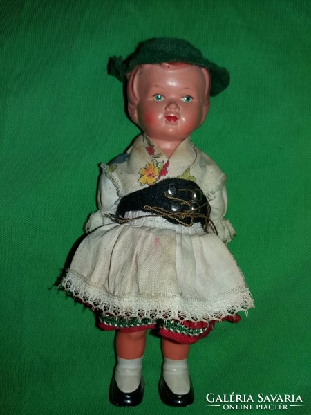 Antique clockwork celluloid doll key is not included, so it has not been tested according to the pictures, 18 cm