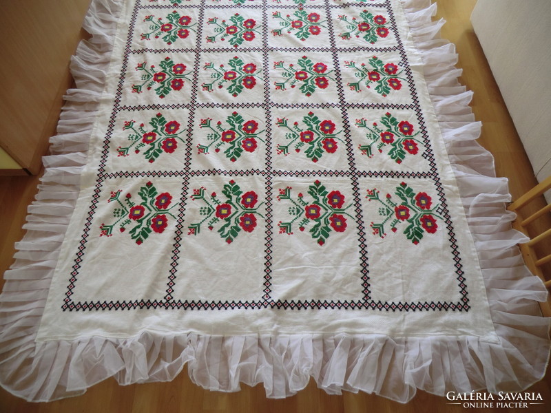Giant cross-stitch tablecloth, hand-embroidered bed cover 120x140 cm
