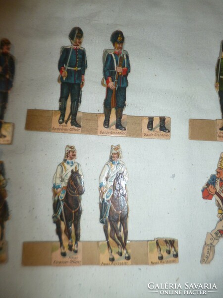 Régi monarchiás társasjáték papír katonák