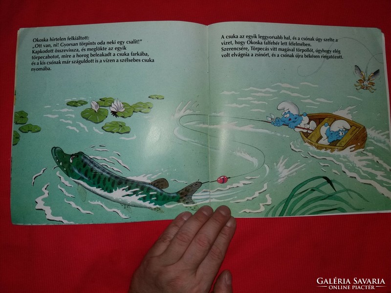 Beautiful picture book peyo hupikek smurfs smurfs smurfs tales: the Chukatavi pike tale according to the pictures