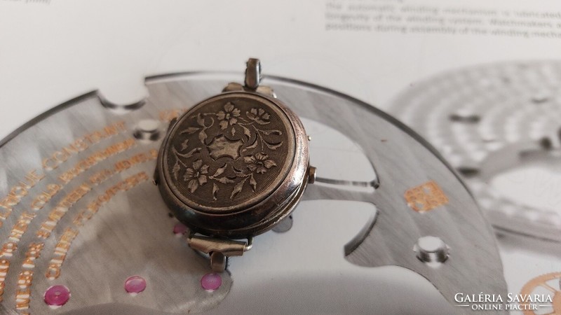 (K) silver mechanical women's wristwatch
