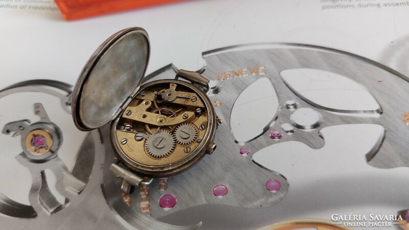 (K) silver mechanical women's wristwatch
