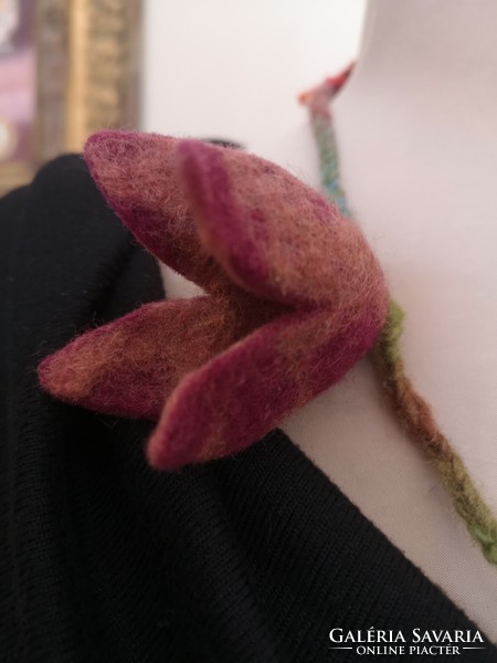Felt tulip necklace, handmade necklace, organic, handmade, natural