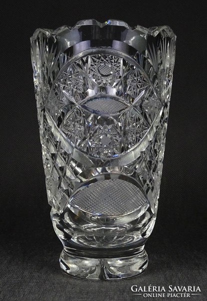 1O609 base polished glass crystal vase 16.5 Cm