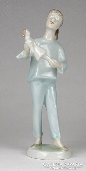 1O620 baby girl porcelain figurine from Raven House 17 cm