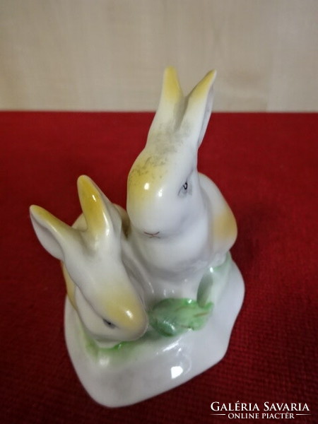 Ravenclaw porcelain figurine, hand-painted pair of bunnies. Its height is 7.5 cm. Jokai.