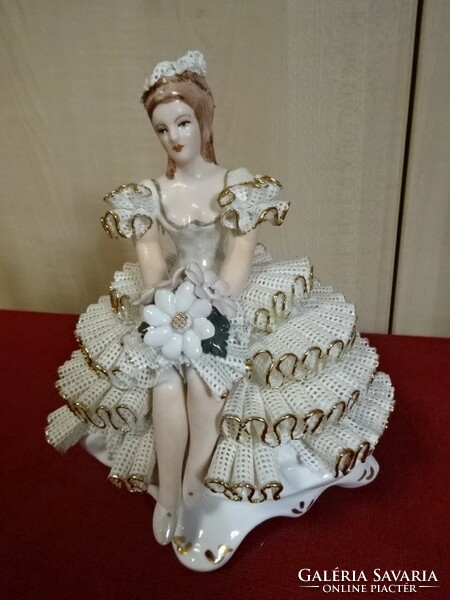 Román porcelán figura, fodros ruhás lány, magassága 19 cm. Jókai.