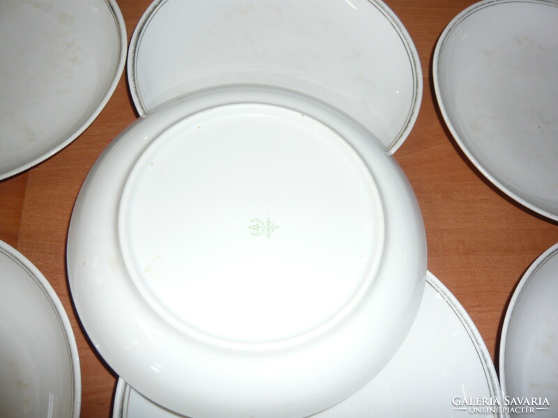 7 Hólloháza porcelain cake plates