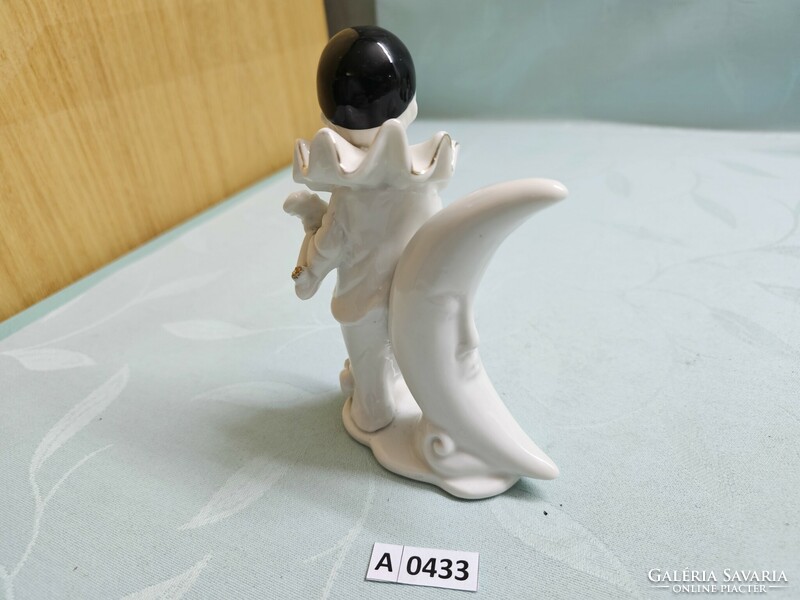 A0433 Porcelán harlekin holddal 15 cm