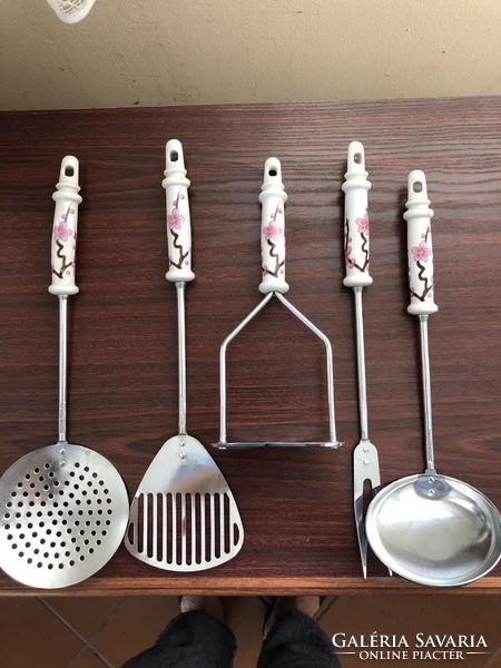 Retro 5-piece prestige food picker set with flower-patterned porcelain tongs