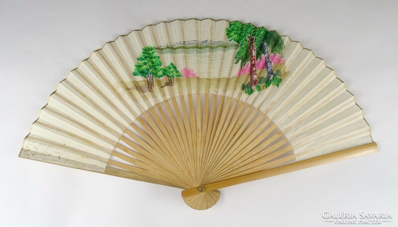 1O801 Bamboo fan decorated with hand painting 39 cm