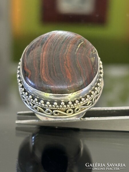 Döbbenetes, lenyűgöző ezüst gyűrű, nagy Achát kővel