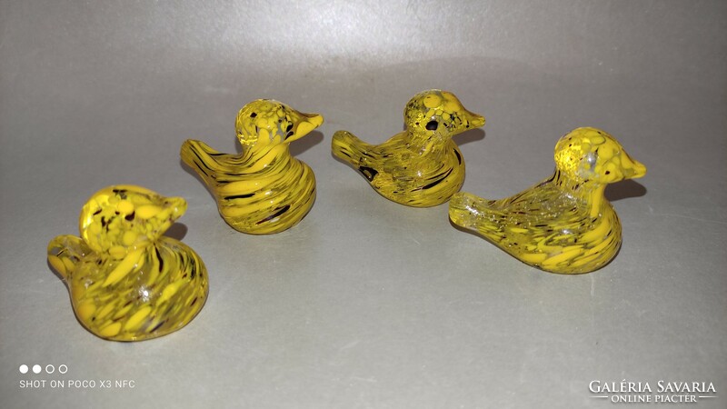 Kedves kis üveg figura pipi vagy kacsa család 4 tagú együtt levélnehezék asztaldísz dekoráció