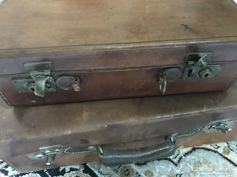 2 small genuine leather suitcases 1 piper + 1 traveller