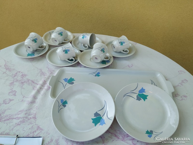 Zsolnay süteményes készlet eladó! Zsolnay porcelán süteményés kínáló, 2 db tányér eladó! Pótlásra